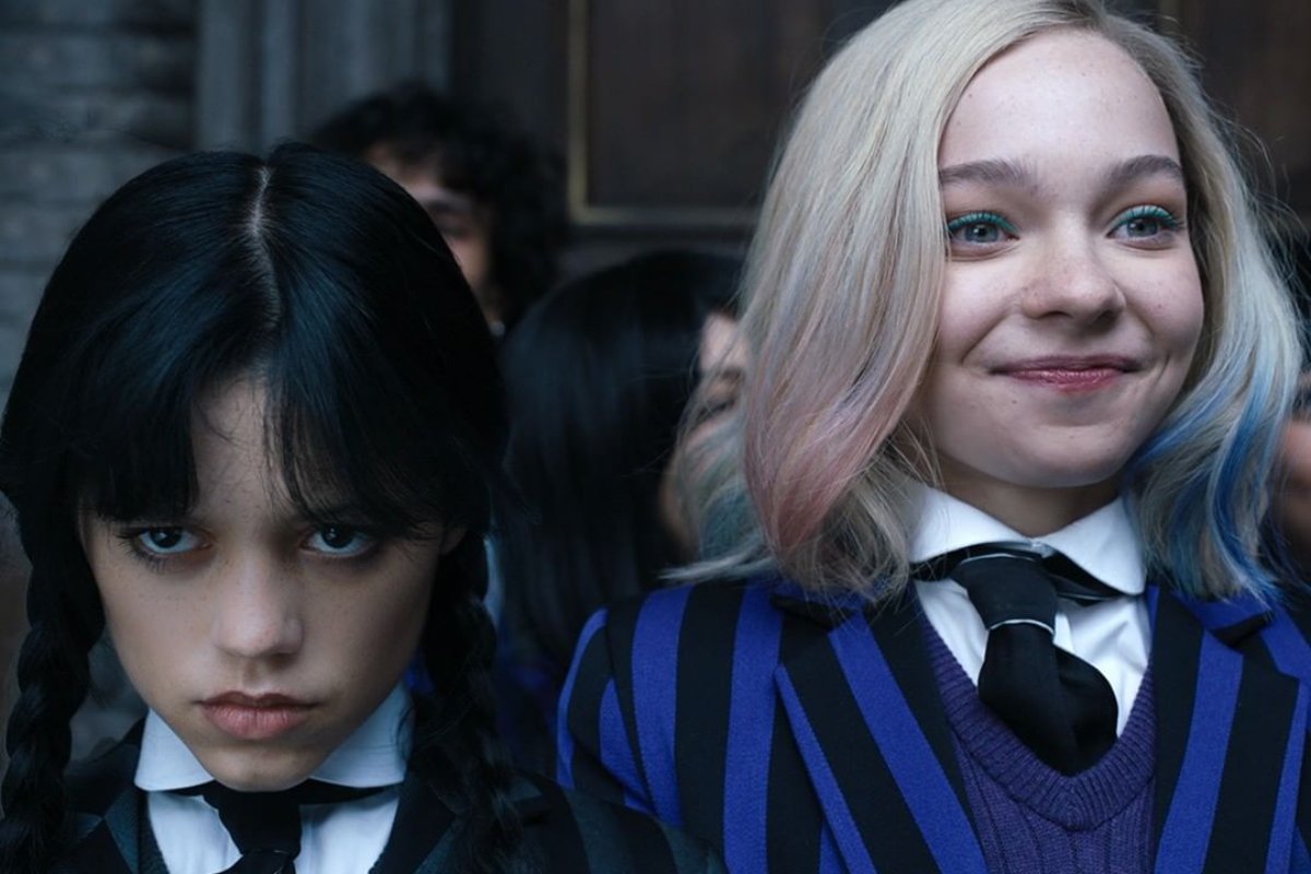 WANDINHA  Jenna Ortega, Emma Myers, Joy Sunday e outros personagens da  série de Tim Burton