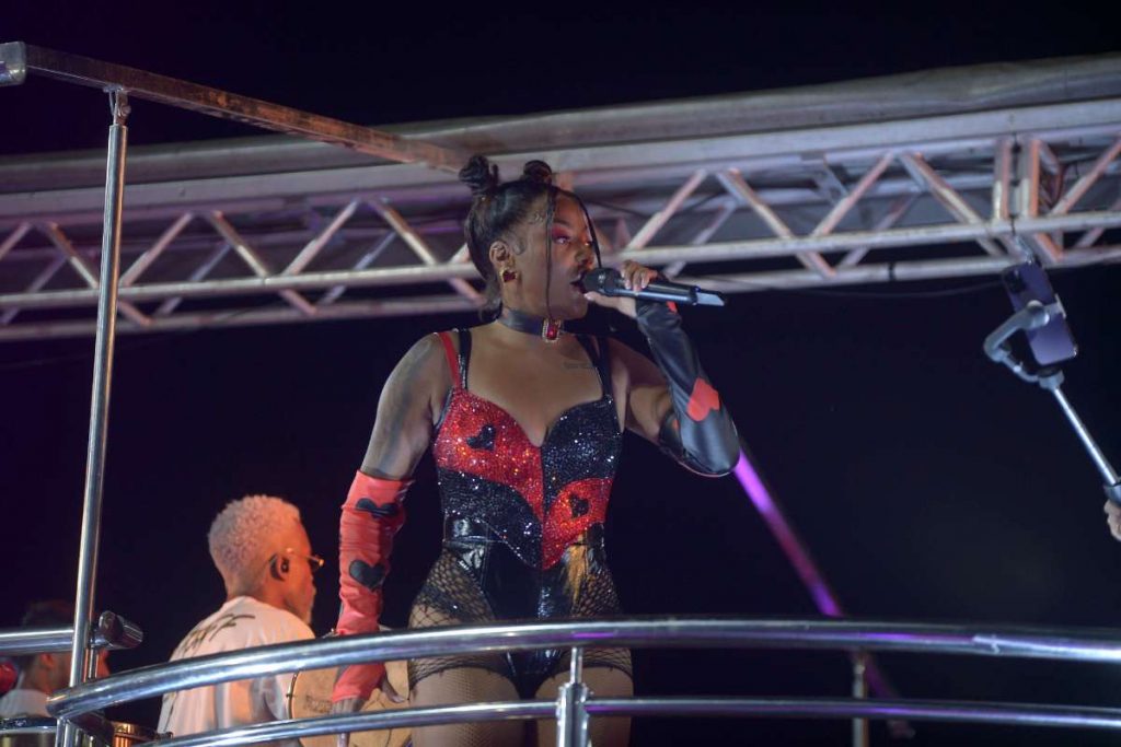 Ludmilla no Trio em Salvador