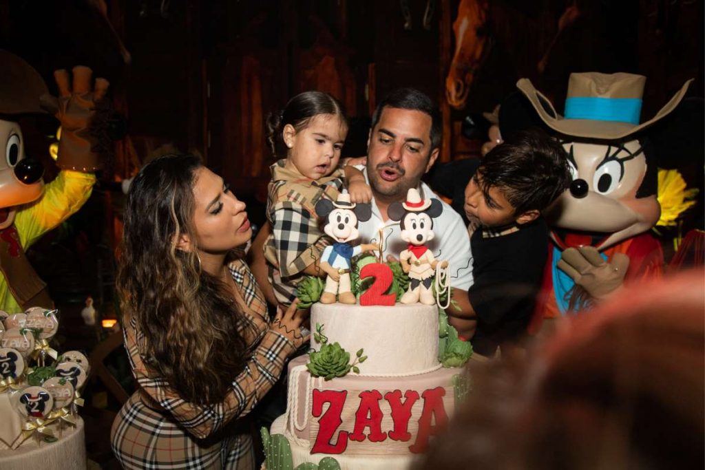 Festa de aniversário de Zaya, filha de Simone Mendes e Kaká Diniz