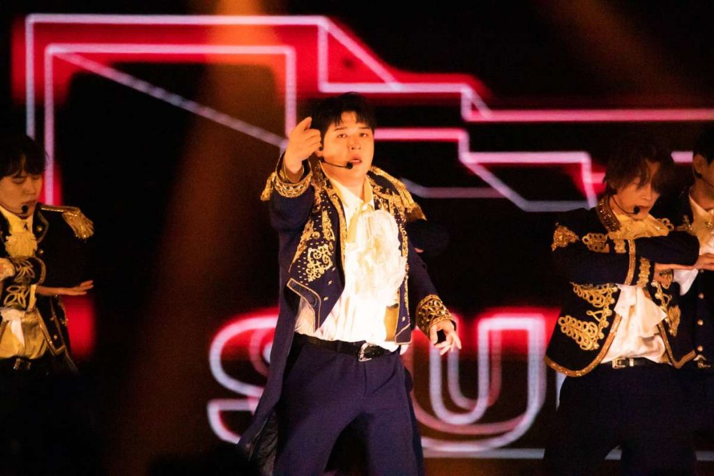 Super Junior canta no Brasil