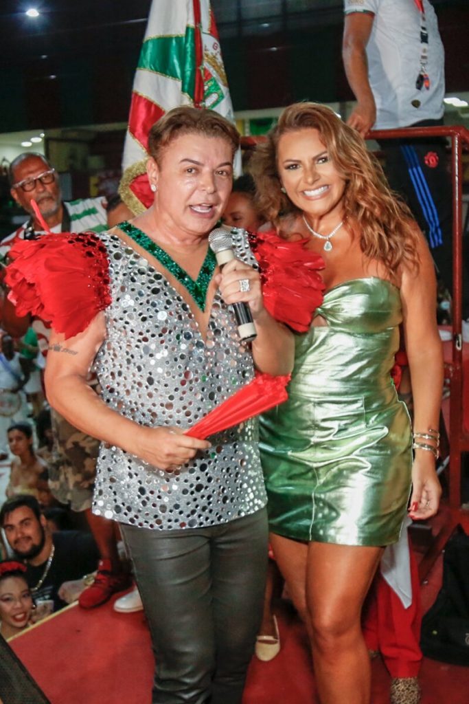 David Brazil e Madga Cotrofe de vestido verde
