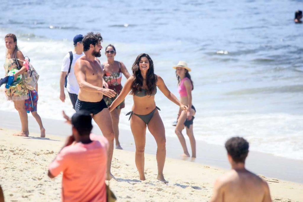 Os atores de Mar do Sertão não pareceram se importar com a presença dos fotógrafos