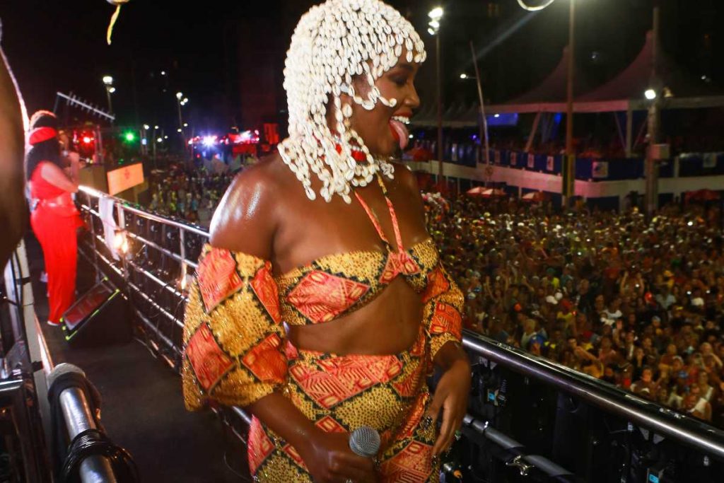 IZA estreando no Carnaval de Salvador