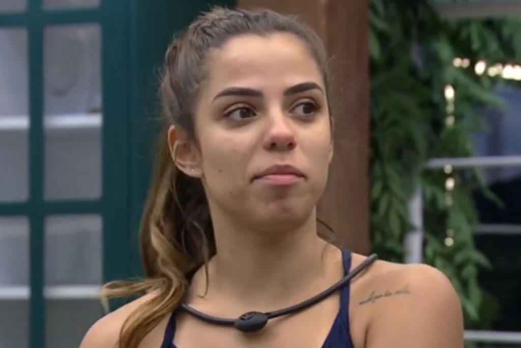 Key Alves na cozinha da casa do BBB23