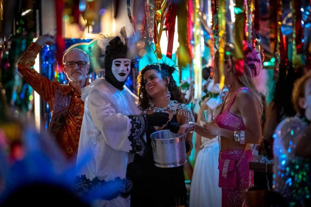 Travessia ganhará festa de Carnaval com Oto disfarçado