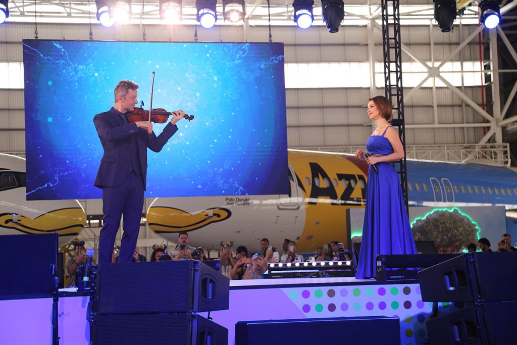 Sandy e Lucas Lima fizeram uma linda apresentação no evento