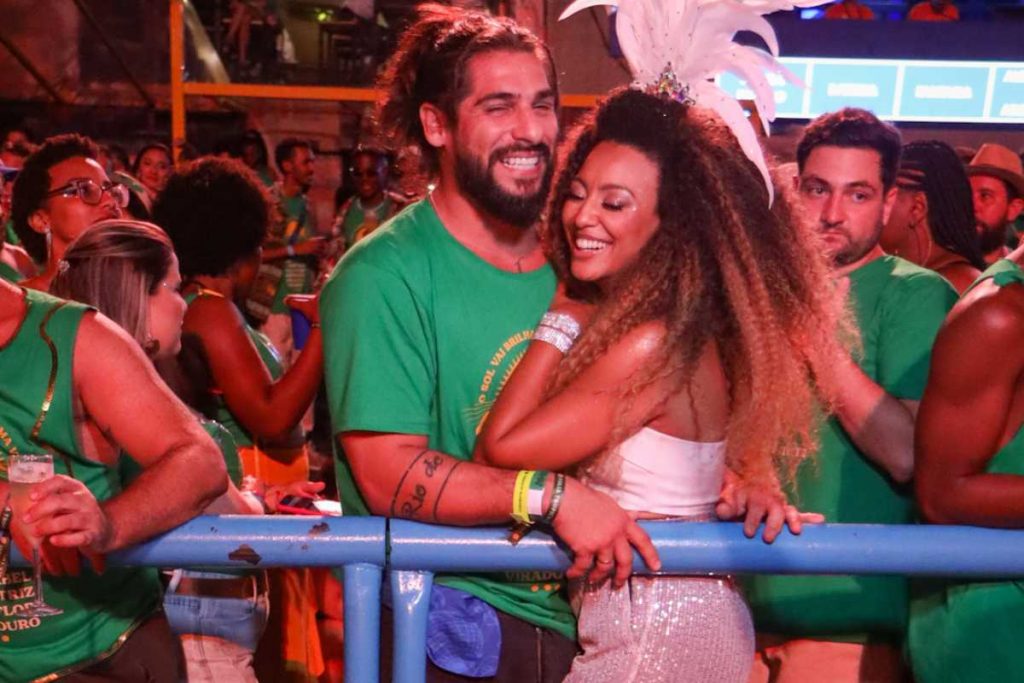 Sheron Menezzes com maridão no Carnaval do Rio de Janeiro