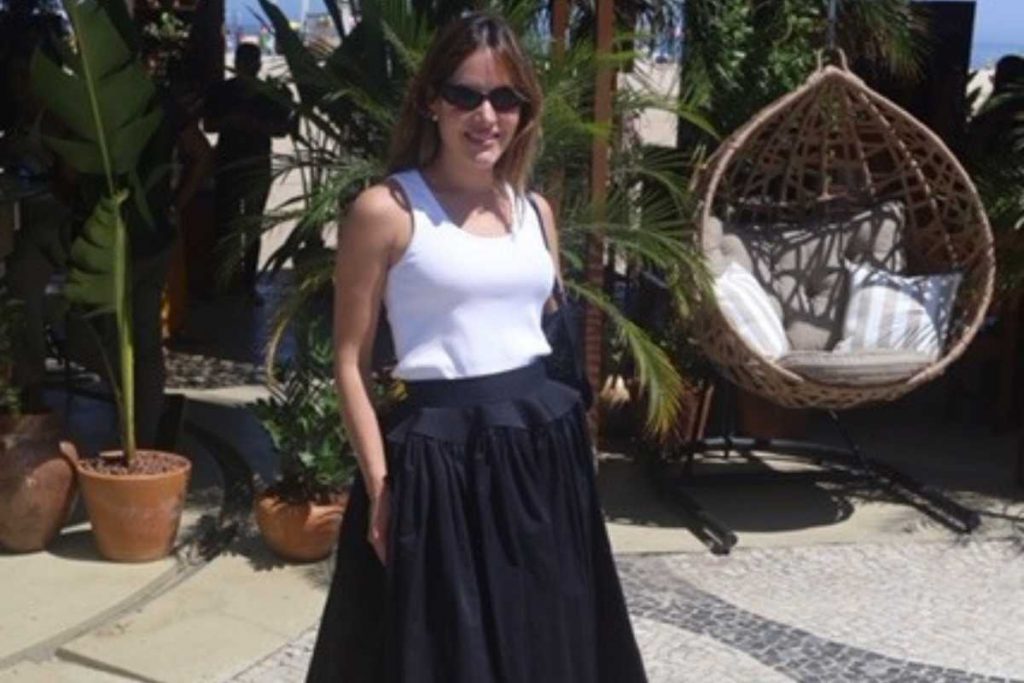 Thyane Dantas chegando credenciamento do baile da vogue