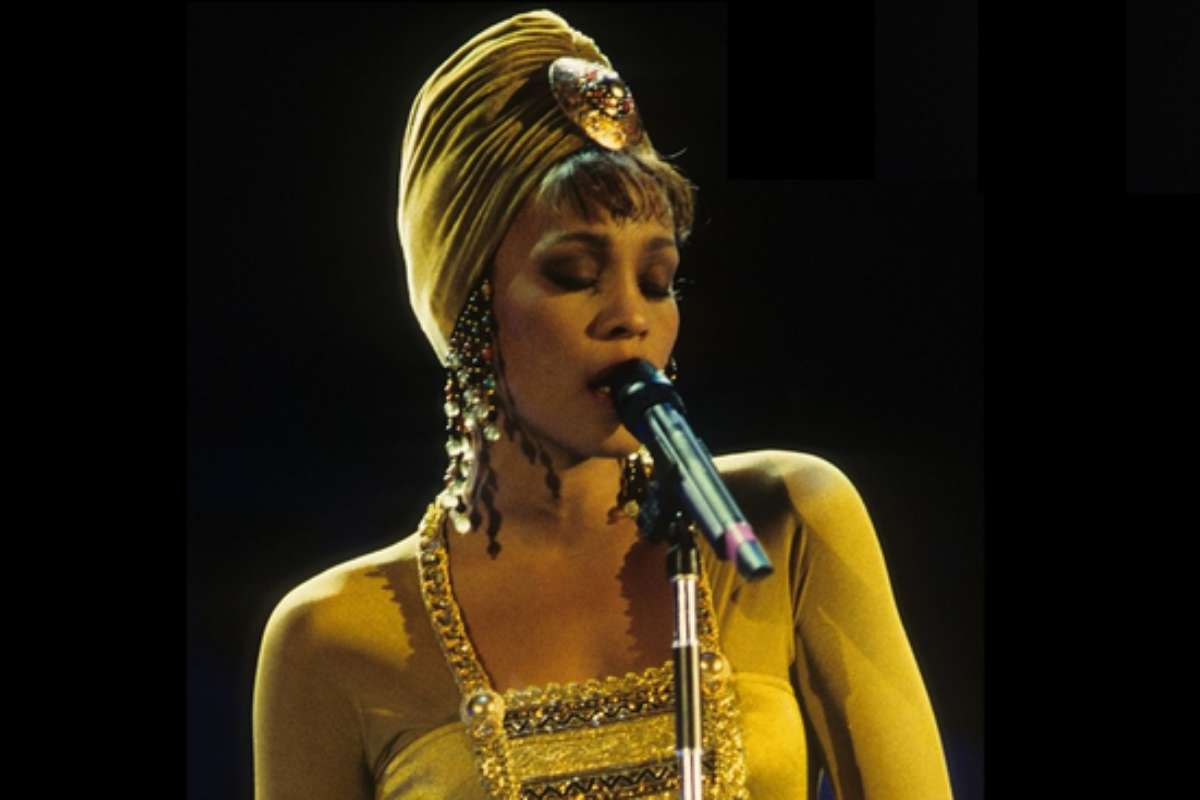 Whitney Houston cantando