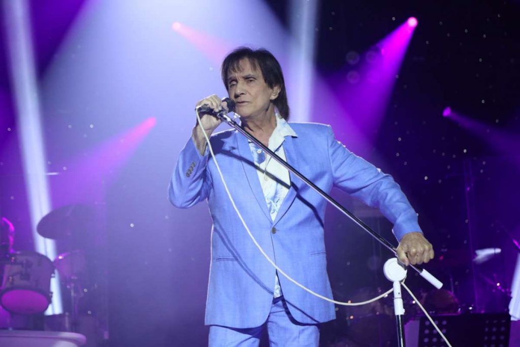 Roberto Carlos canta no Cruzeiro Emoções em Alto Mar