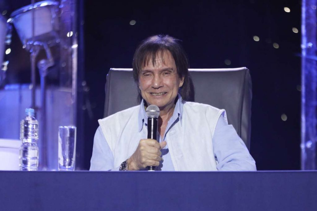 Roberto Carlos canta no Cruzeiro Emoções em Alto Mar