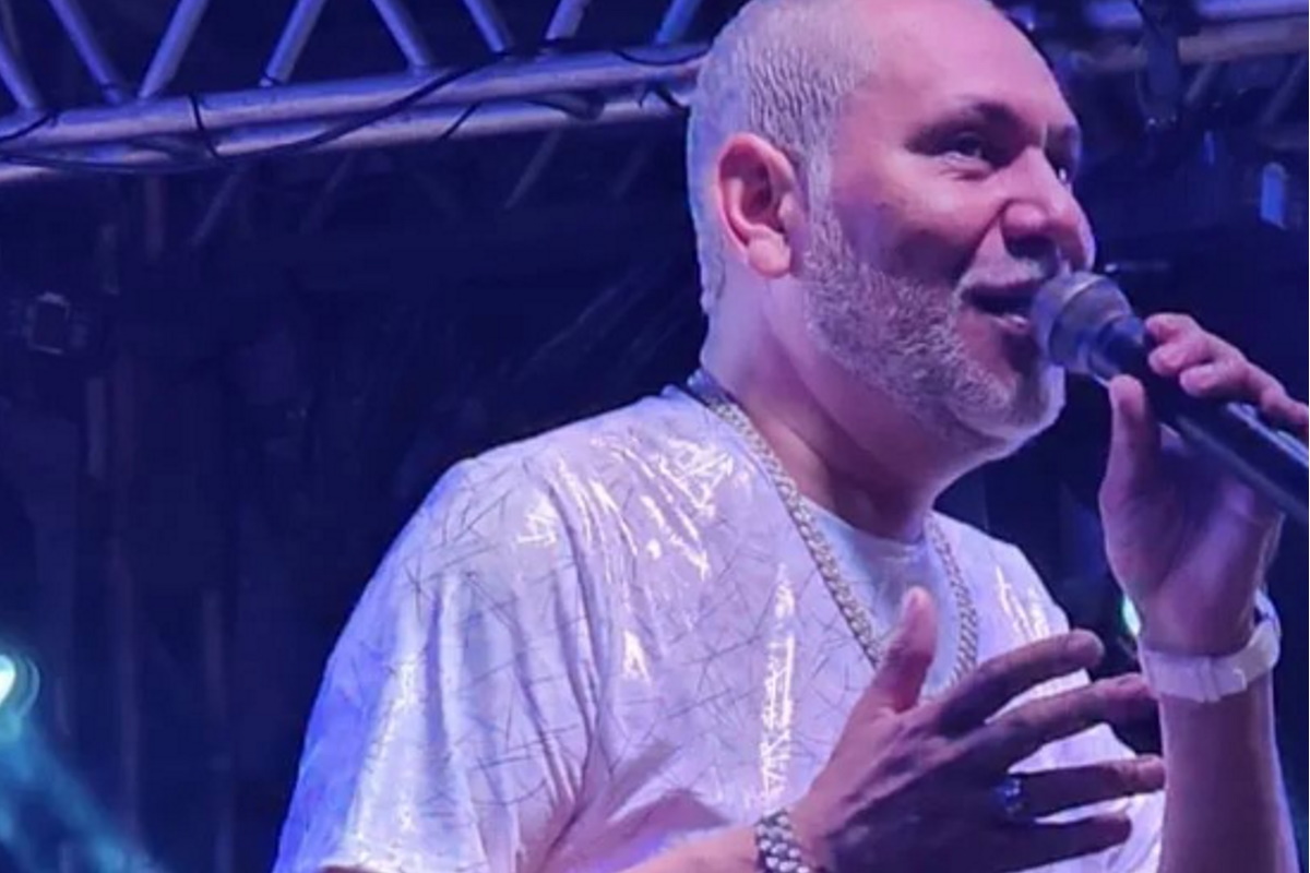 Cantor Chrigor faz show com sucessos do pagode retrô em Paraty, Sul do Rio  e Costa Verde