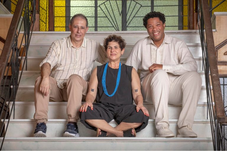 Amor Perfeito Trama é assinada por três autores. Conheçaos!