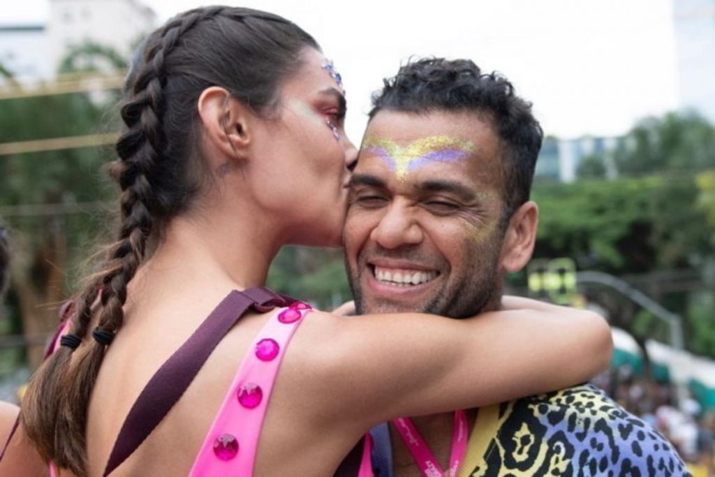 Joana Sanz publica indireta para o ex marido, Daniel Alves