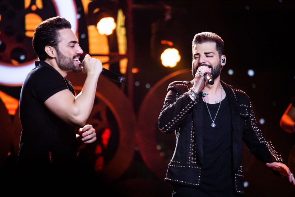 Guilherme e Benuto no palco