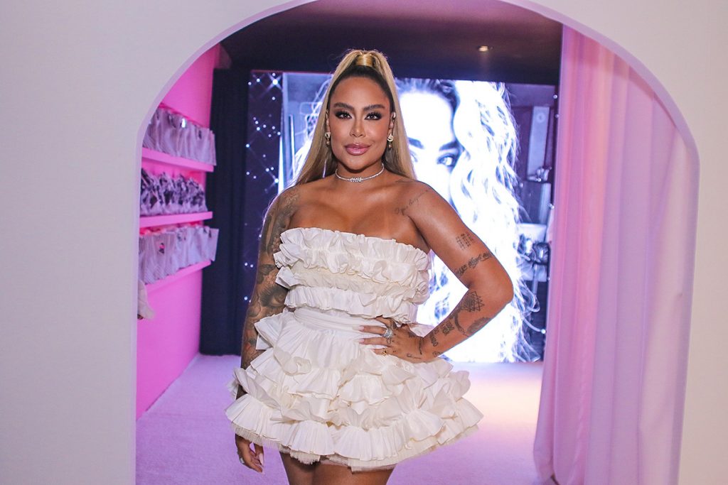 Rafaella Santos comemorou seus 27 anos com uma super festa