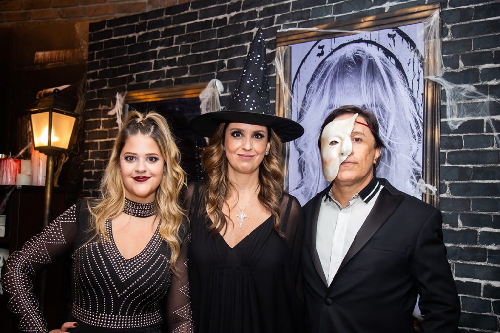 Tom Cavalcante esteve presente com a esposa Patrícia Lamounier e a filha Maria