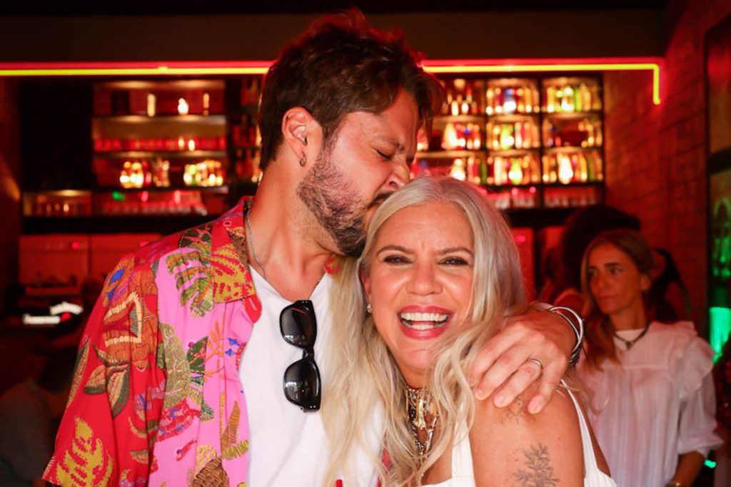 Astrid Fontenelle recebeu o carinho de André Vasco