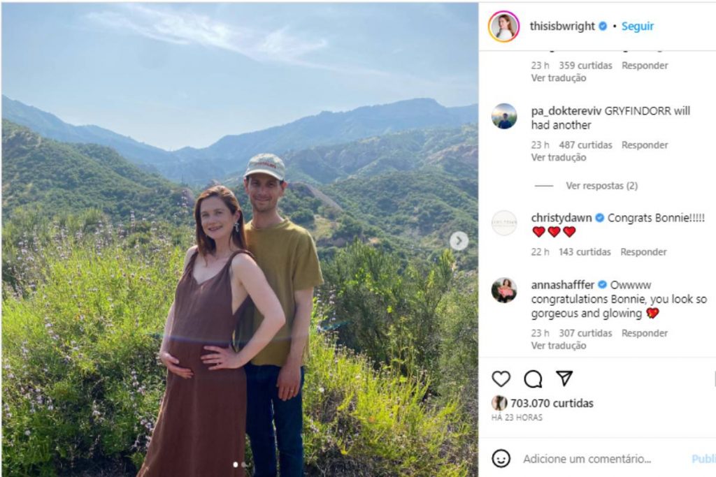 Bonnie Wright anunciando gravidez no Instagram