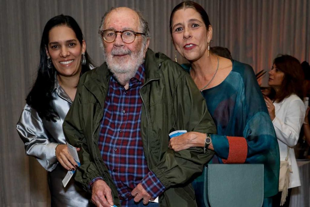 Cacá Diegues prestigiando Adriana Calcanhotto em homenagem a Gal Costa