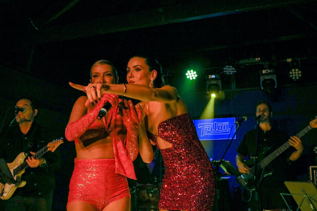 Camila Queiroz e Luiza Possi animaram muito o público presente