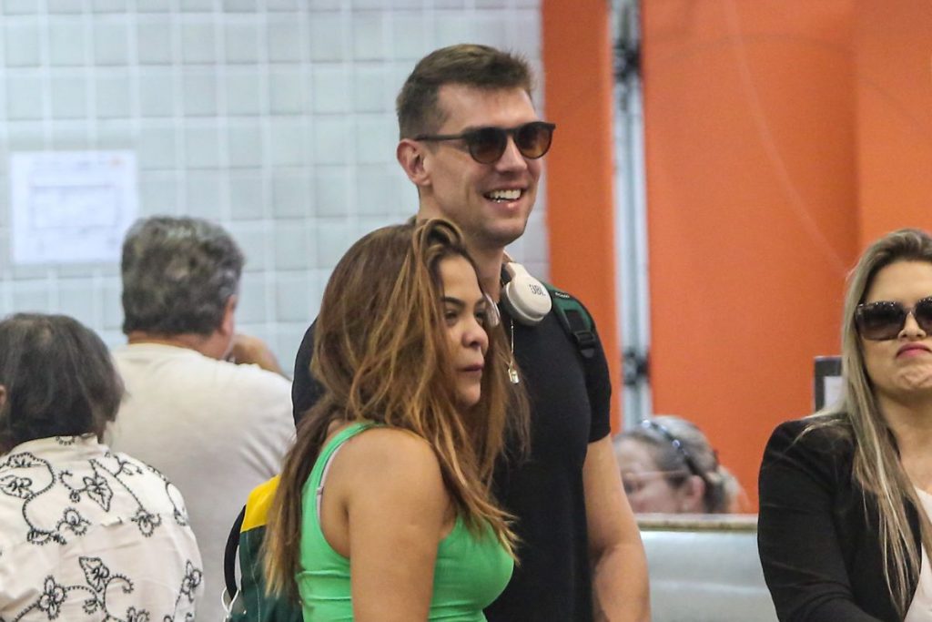 cristian no aeroporto