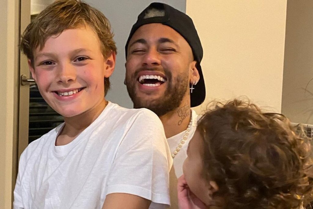 Davi Lucca e Neymar sorrindo