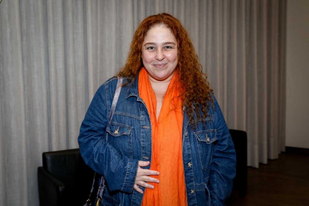 Debora Lamm prestigiando Adriana Calcanhotto em homenagem a Gal Costa