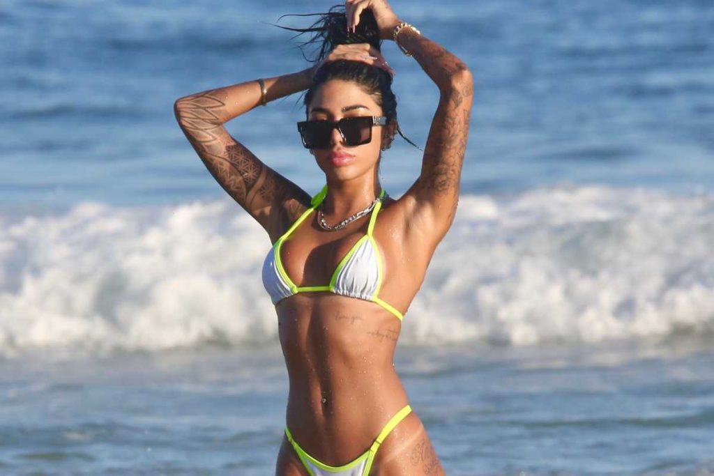 Dhiovanna Barbosa curtindo dia na praia