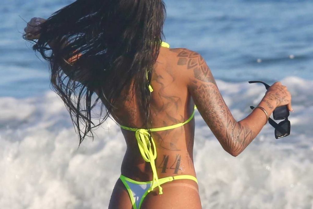 Dhiovanna Barbosa curtindo dia na praia