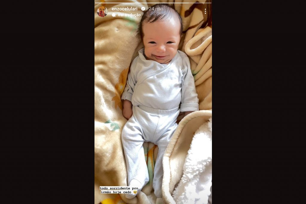 Luca, filho de Claudia Raia e Jarbas Homem de Mello, encanta ao aparecer sorrindo