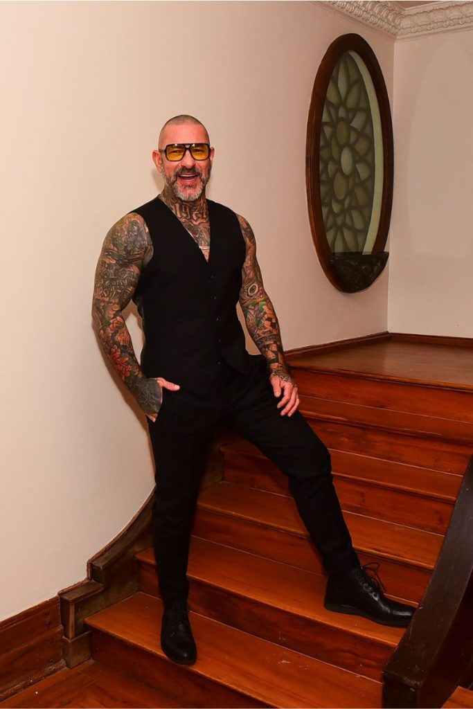 Henrique Fogaça cheio de estilo