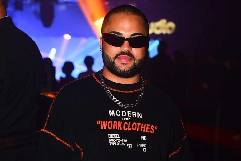 Lucas Guedez curtindo show de Priscilla Alcantara