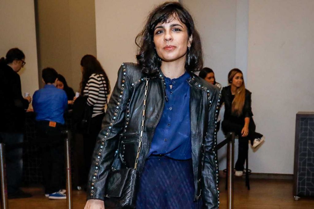 Maria Abreu prestigiando Adriana Calcanhotto em homenagem a Gal Costa