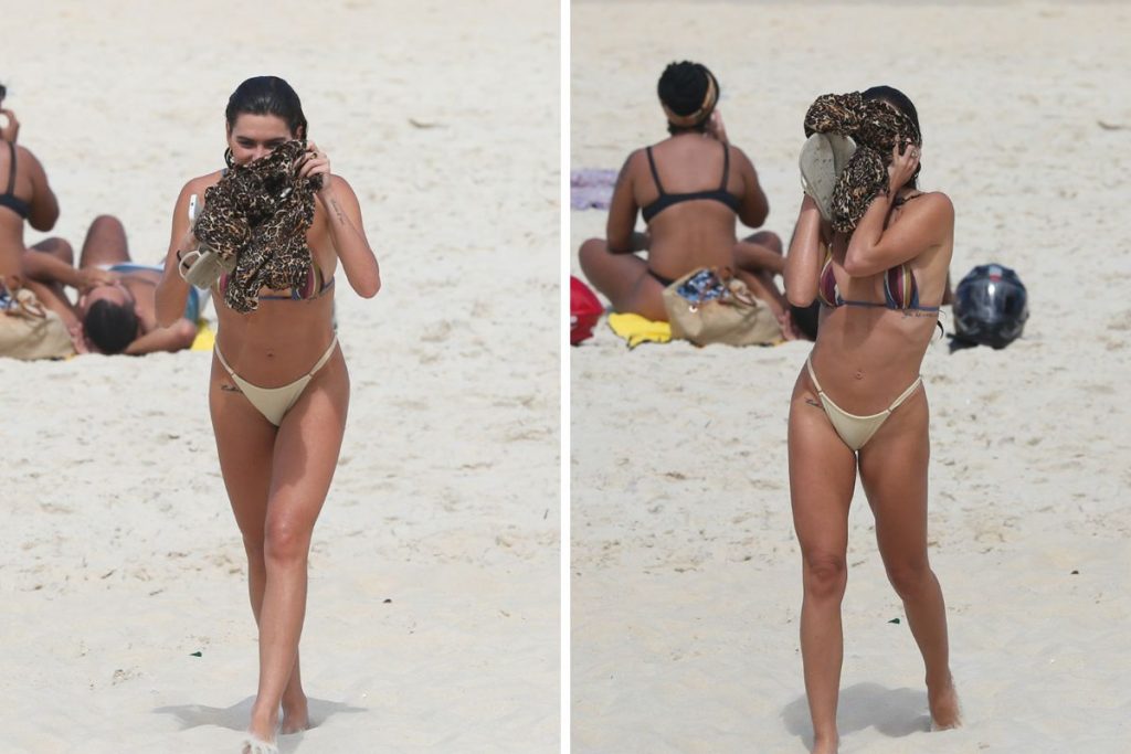 Mariana Goldfarb exibe boa forma em dia de praia em São Conrado