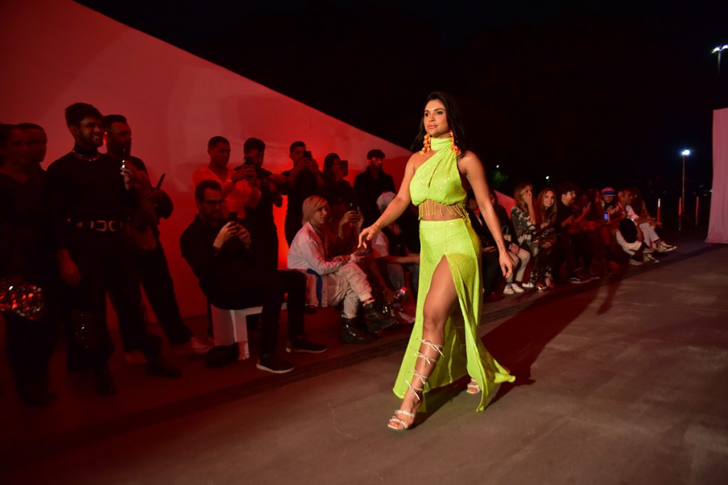 Mileide Mihaile arrasou no desfile