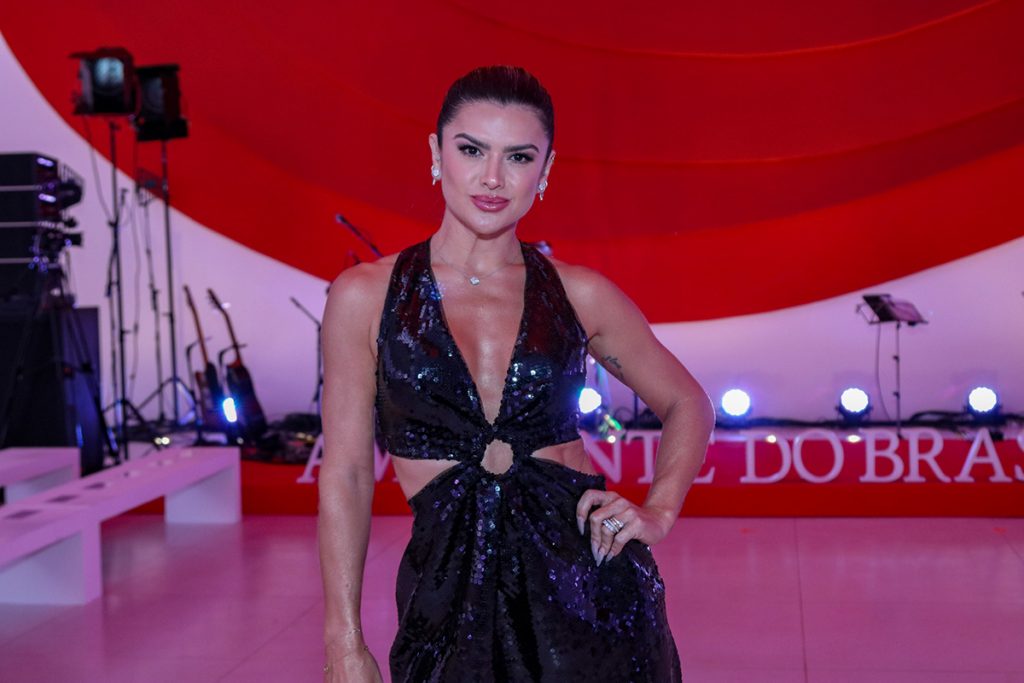 Mirella Santos arrasou no look para a ocasião