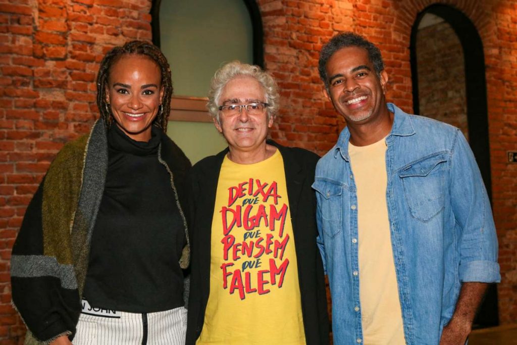 Luciana Mello e Jairzinho com o diretor do documentário, Rubens Rewald.
