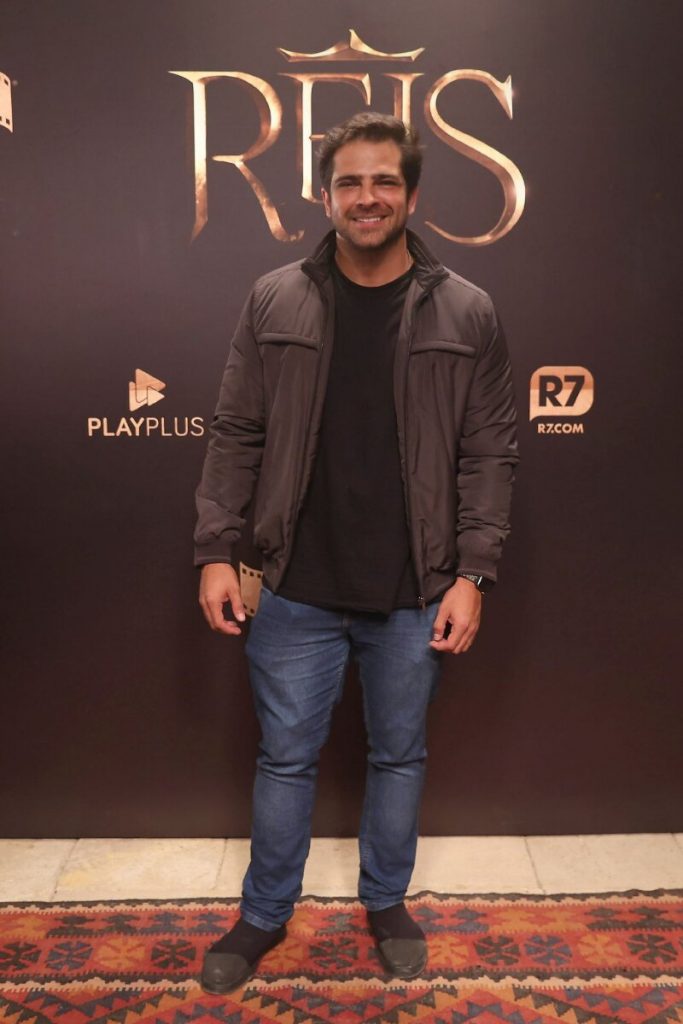 Reis  - Bernardo Mesquita