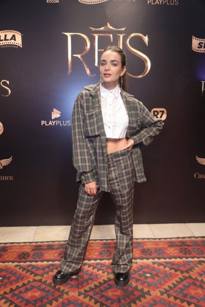 Reis - Camila Mayrink