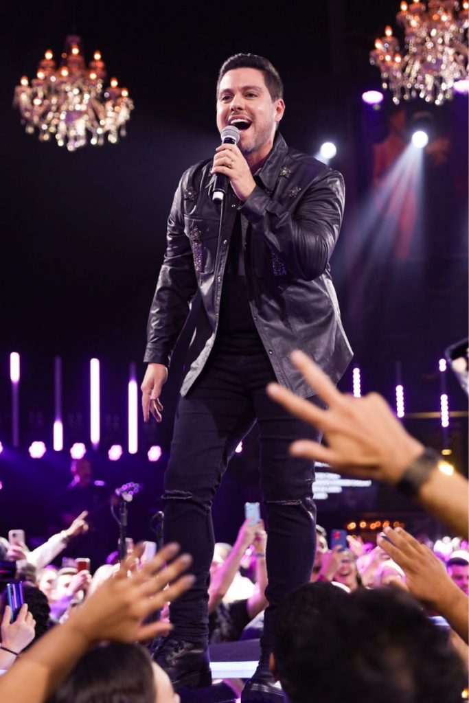 Rodolfo no palco da gravação do DVD