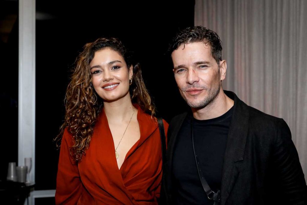 Sophie Charlotte e Daniel de Oliveira prestigiando Adriana Calcanhotto em homenagem a Gal Costa