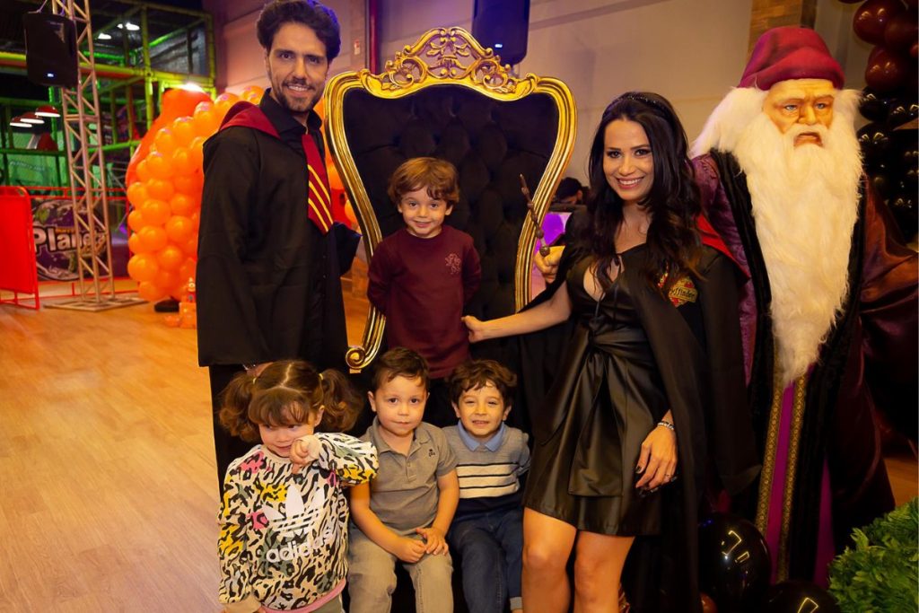 Thiago Arancam e Aline Frare com Francisco, de 4 anos