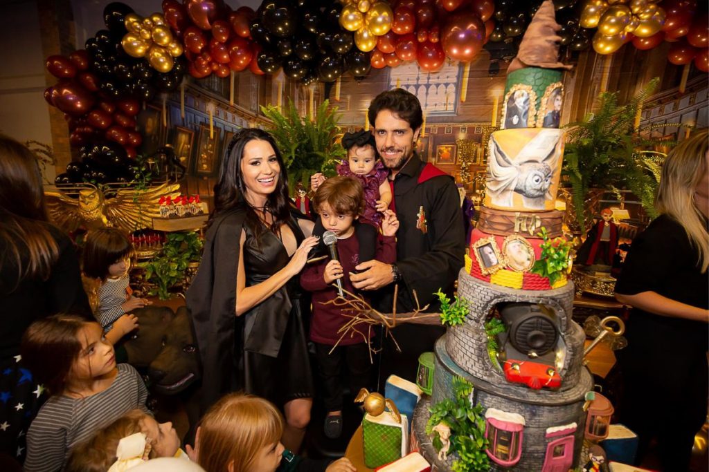 Thiago Arancam e Aline Frare com Francisco, de 4 anos