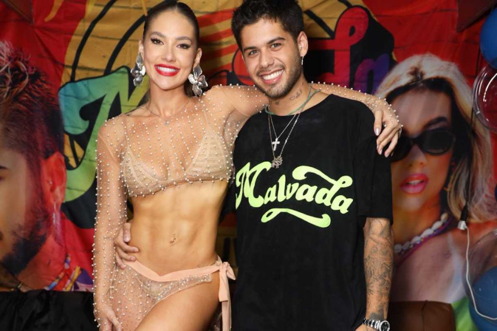 Virginia Fonseca e Zé Felipe abraçados em festa Malvada Sunset