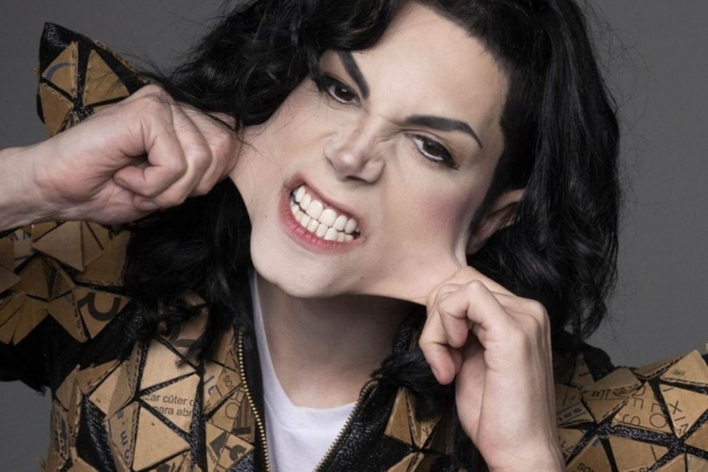 Fã gasta R$ 210 mil em cirurgia plástica para se parecer Michael Jackson