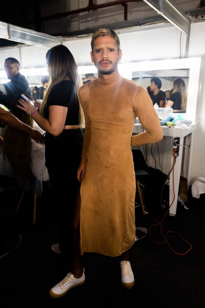 Gabriel Santana no desfile da Dendezeiro na SPFW