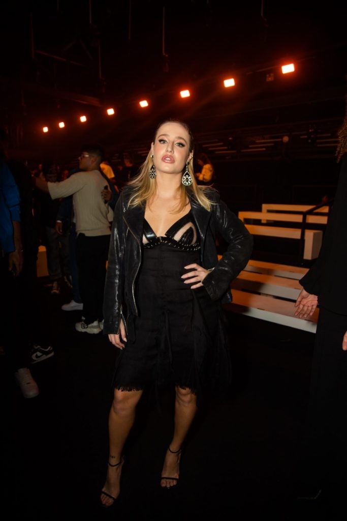 Bruna Griphao no desfile da Dendezeiro na SPFW