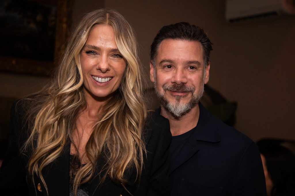 Adriane Galisteu posou com o marido Alexandre Iódice