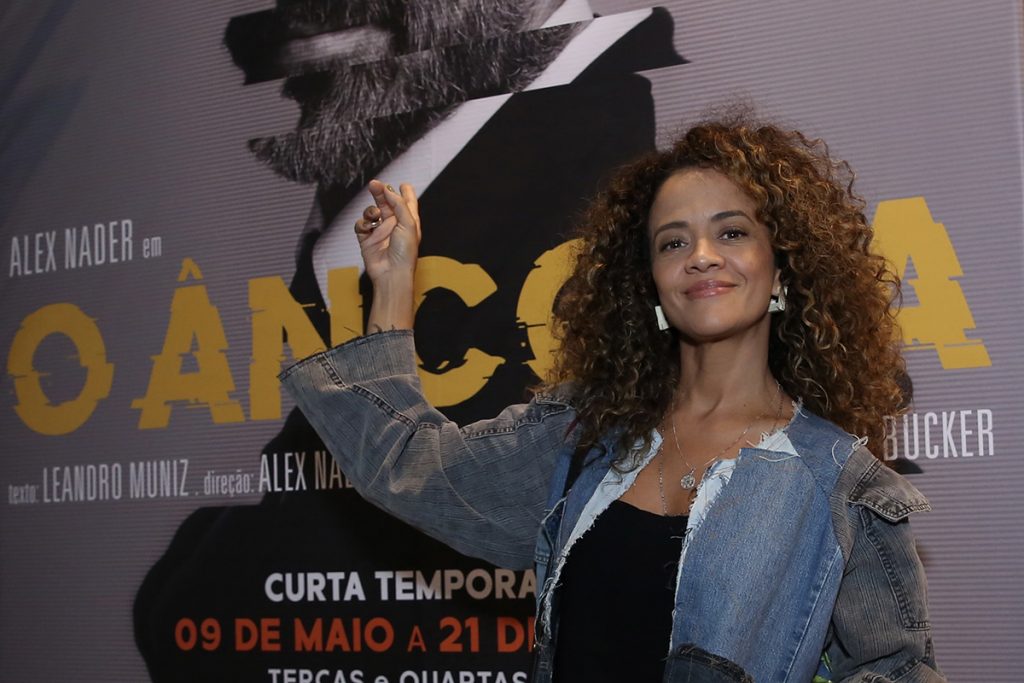 Aline Borges fez questão de prestigiar o marido